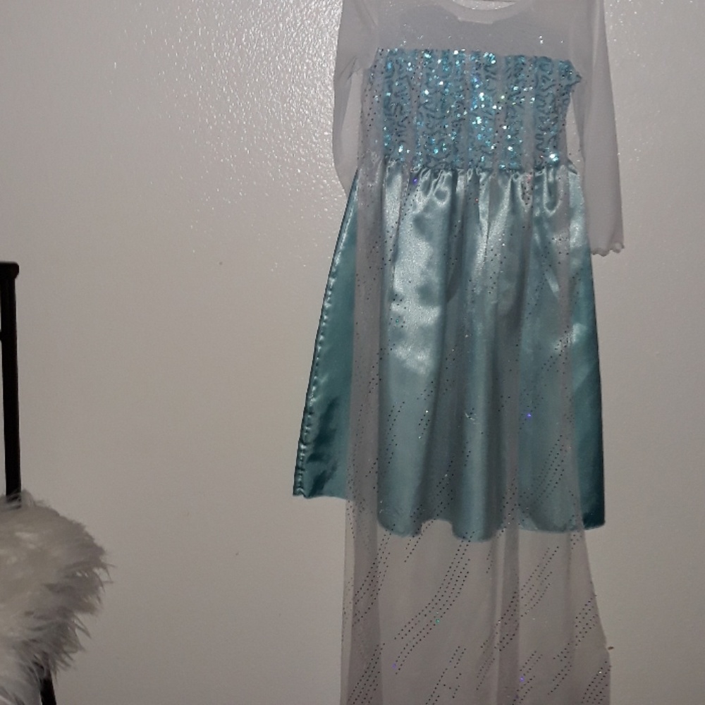 Dress - Picture 2 of 3